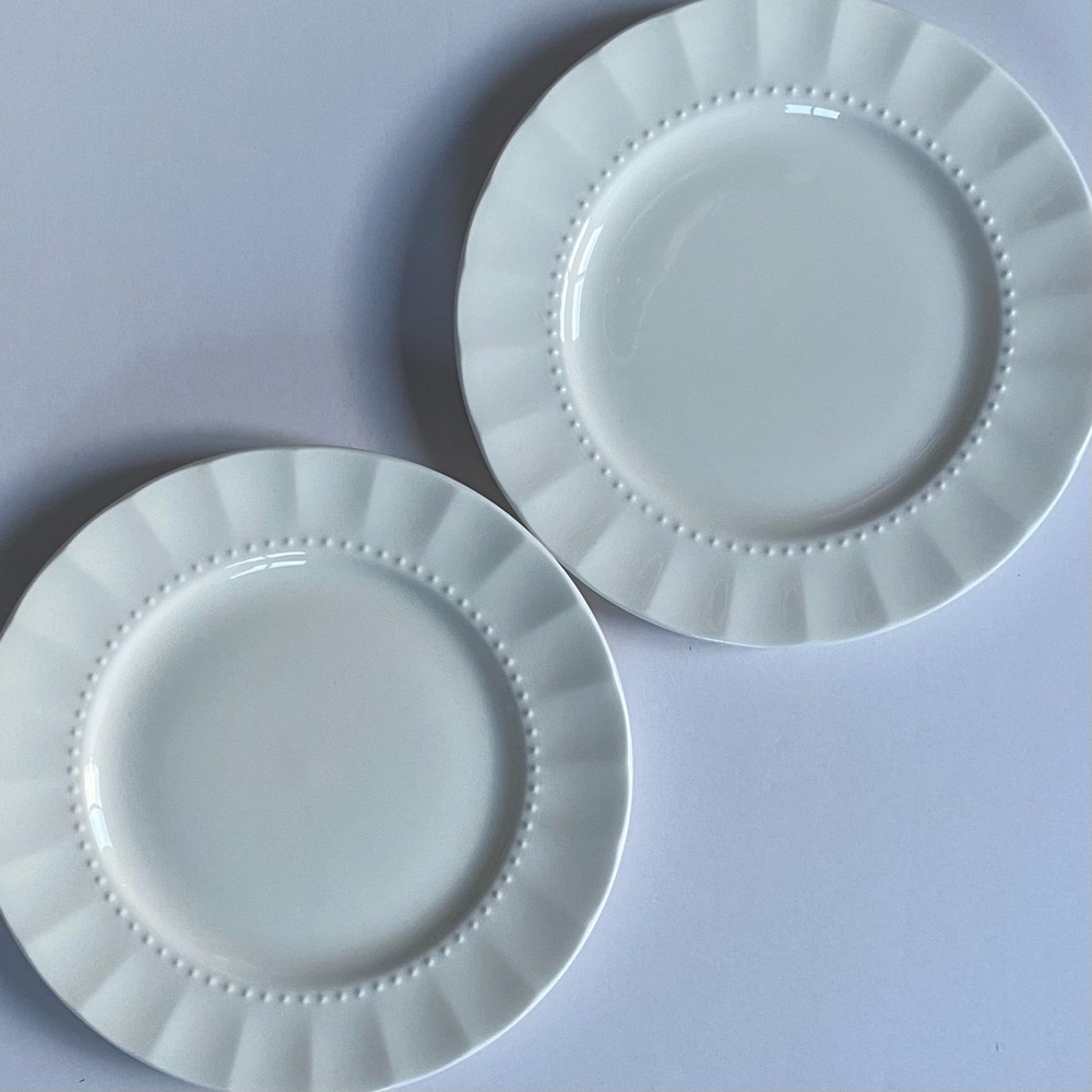 Maison Neuve White Luncheon 2 Plates 8.25” Beaded Fluted Edge EUC Lunch Dots